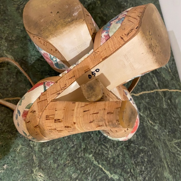 Nine West floral cork Mary Jane pumps sandals 7 - Picture 3 of 3